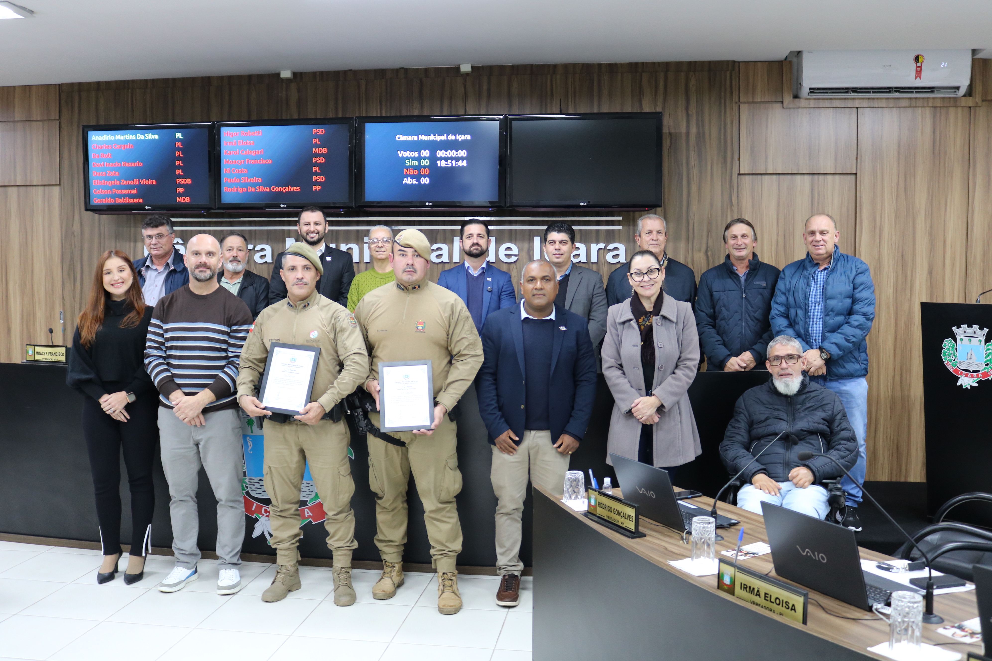 Policiais militares recebem homenagens do Legislativo por ato de bravura