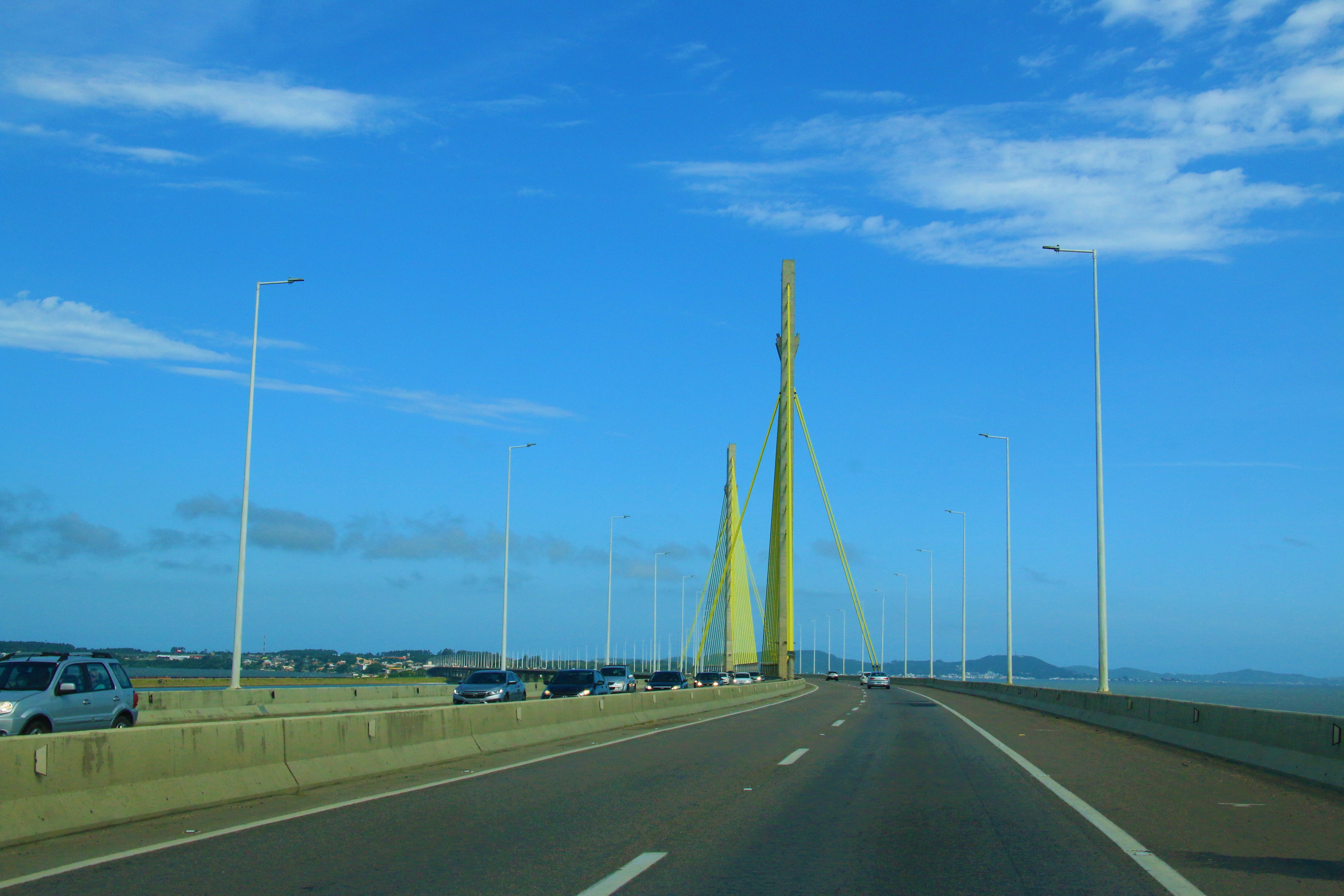 Tr&acirc;nsito normalizado na Ponte Anita Garibaldi em Lagun