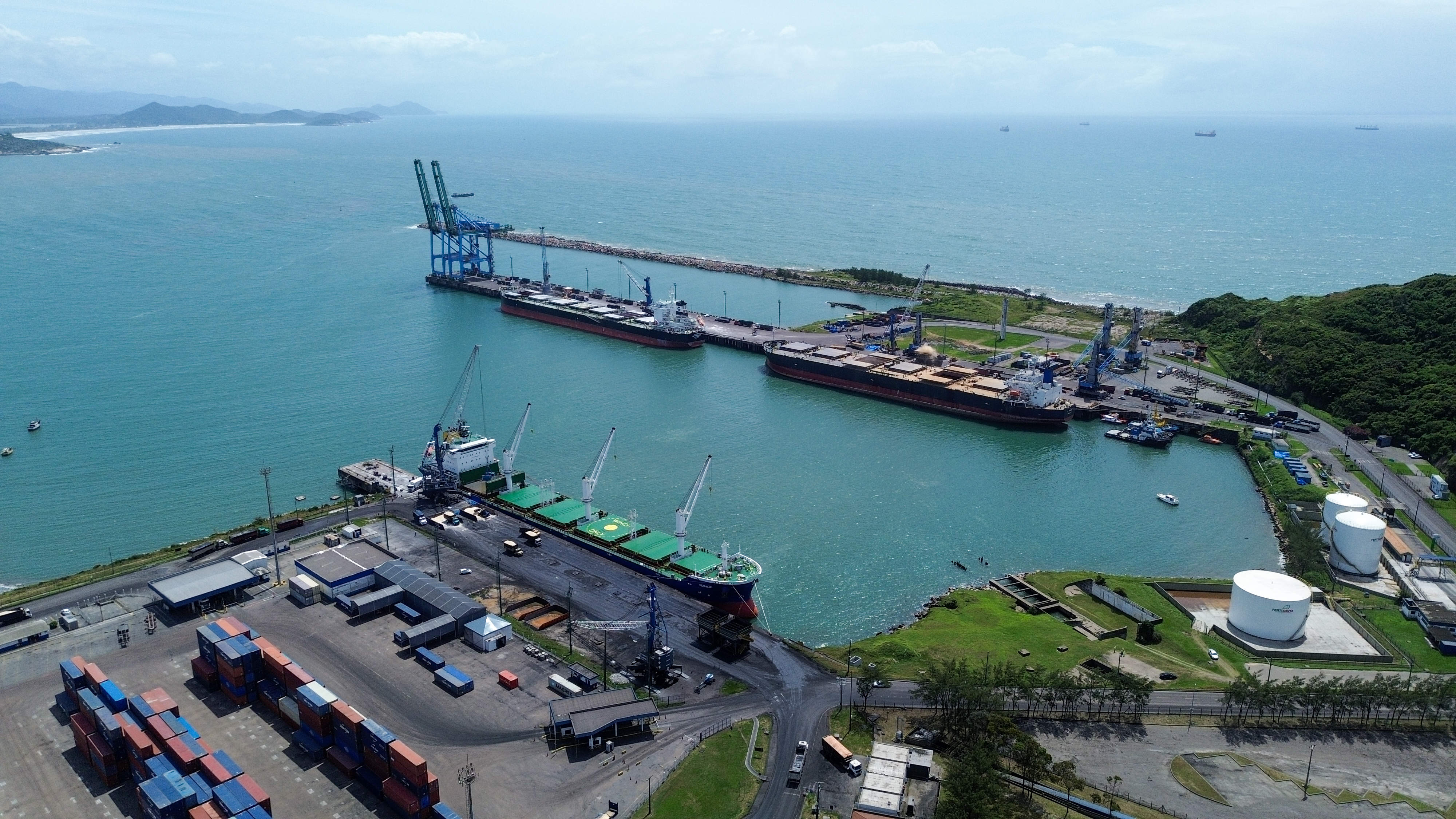 Porto de Imbituba (SC) atinge n&uacute;meros expressivos em 2025