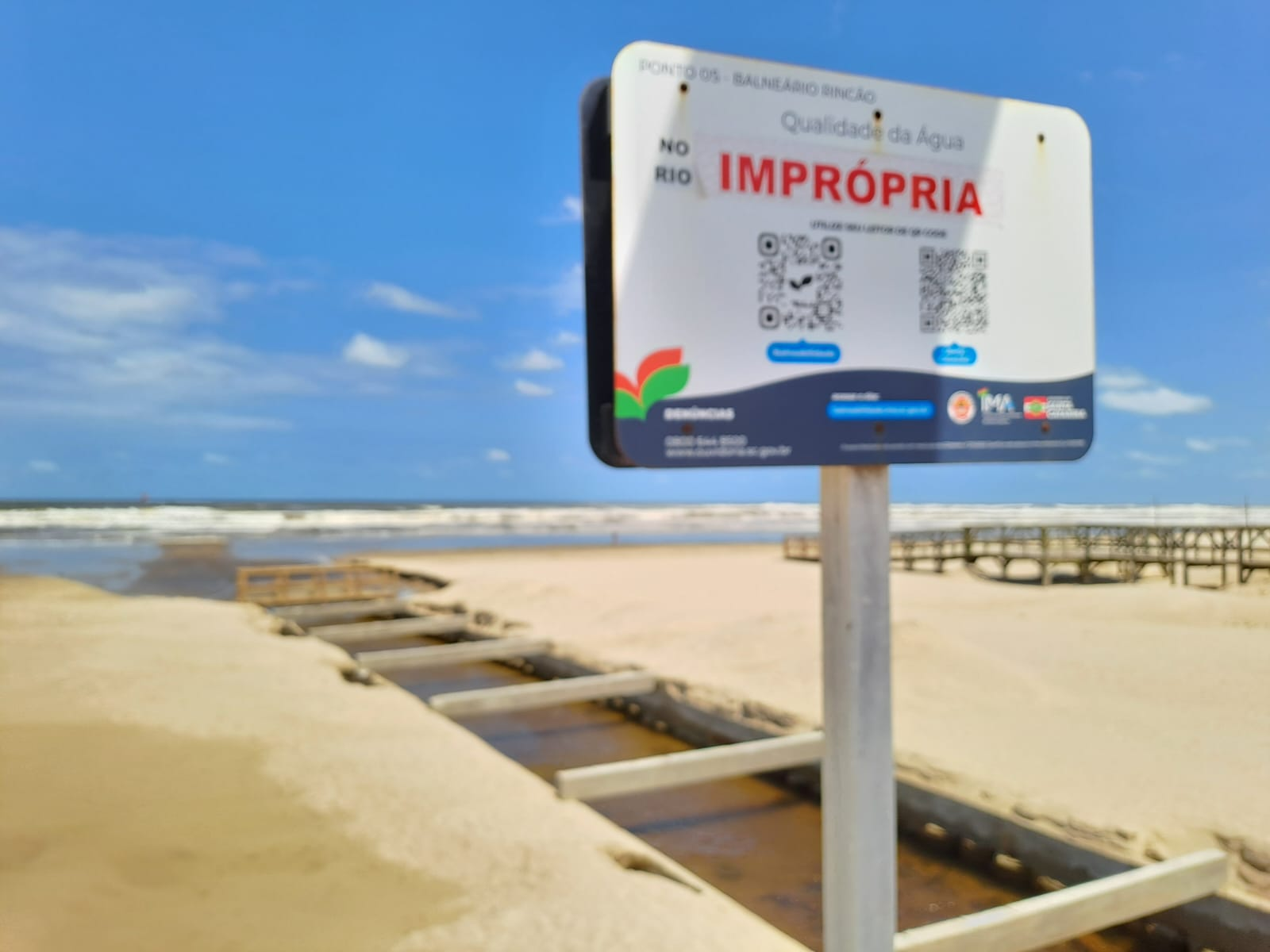 Seis pontos continuam impr&oacute;prios para banho em Balne&aacute;rio Rinc&atilde;o (SC)