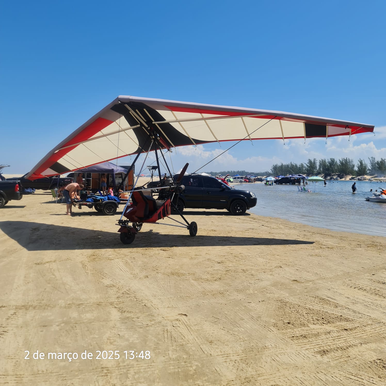 Balne&aacute;rio Rinc&atilde;o (SC) sedia 1&ordm; Encontro de Pilotos e Aeronaves de Parapentes