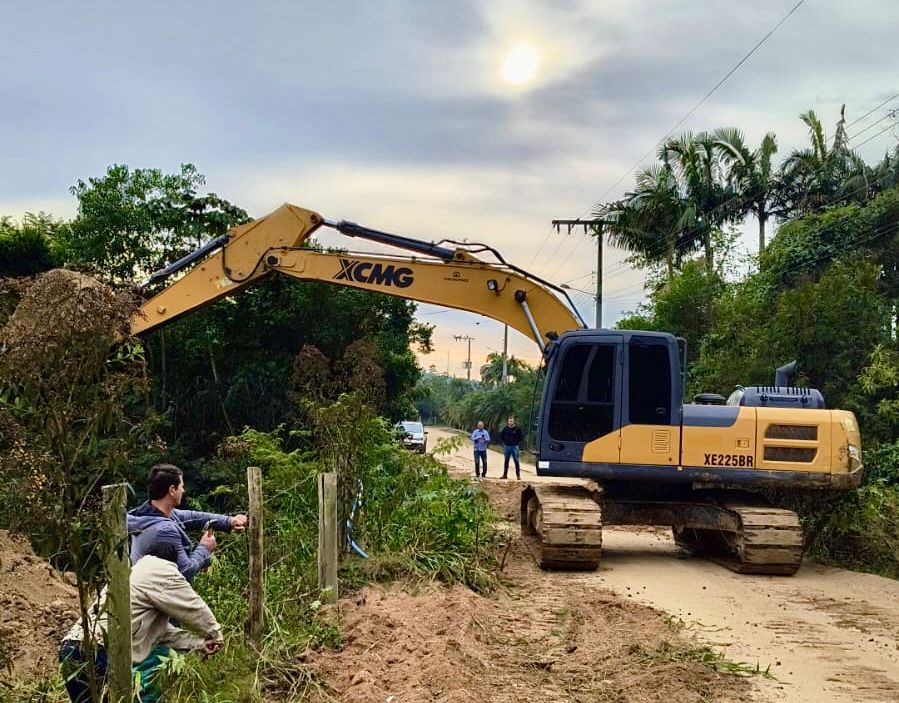 I&ccedil;ara e Morro da Fuma&ccedil;a iniciam obras da ponte da Rodovia Tr&ecirc;s Miguel 