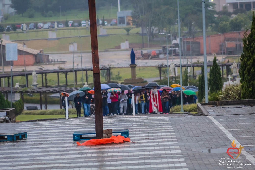 Paix&atilde;o de Cristo e Via Sacra na Sexta-feira Santa no Santu&aacute;rio Cora&ccedil;&atilde;o de Jesus