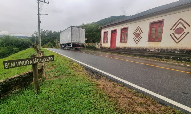 Governador Mois&eacute;s inaugura pavimenta&ccedil;&atilde;o da Estrada Geral em S&atilde;o Ludgero