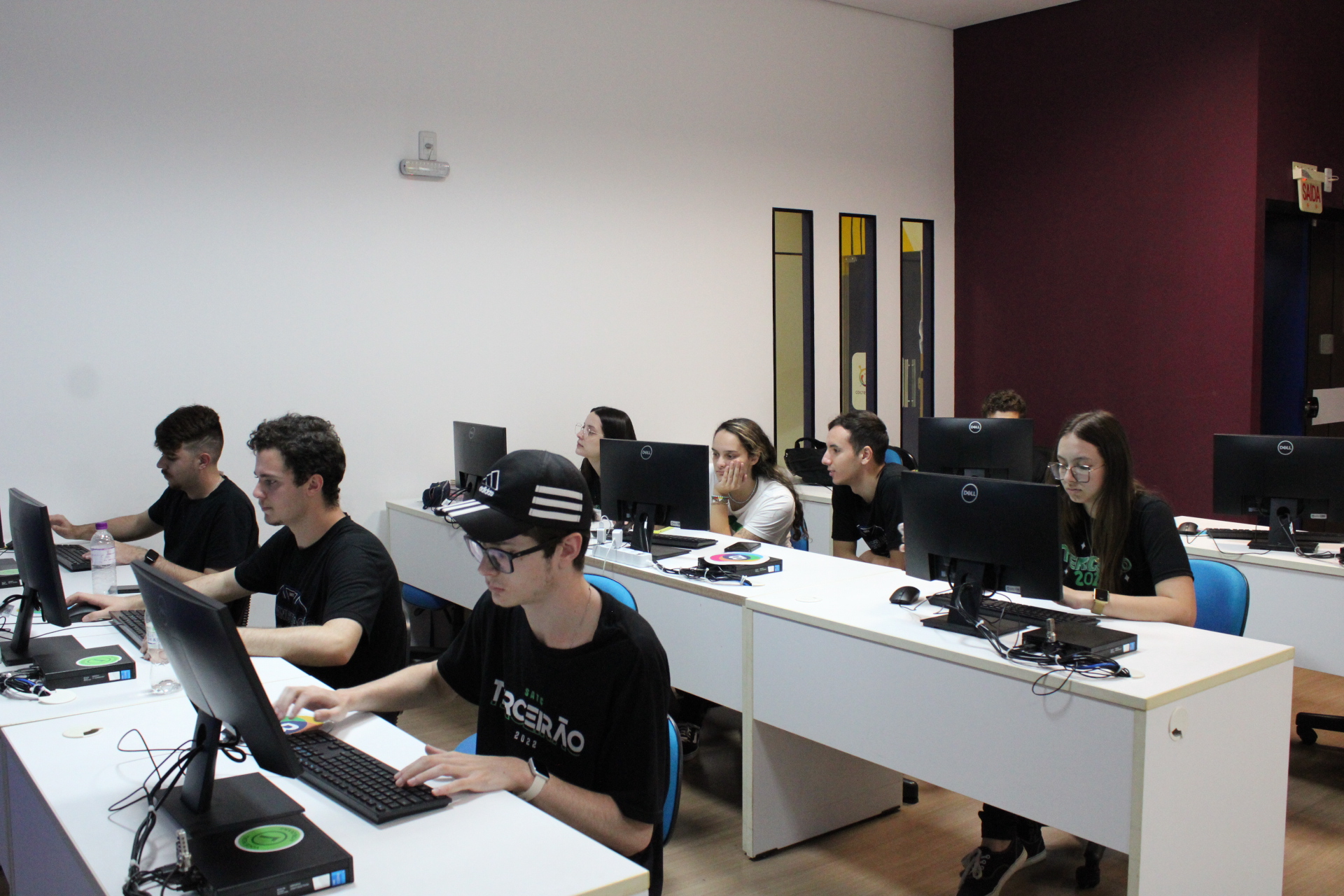 Alunos do Curso T&eacute;cnico em Administra&ccedil;&atilde;o da Satc lan&ccedil;am projeto Rota Liter&aacute;ria