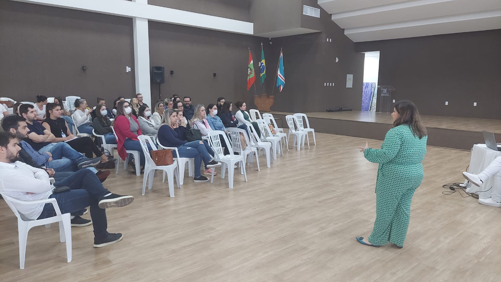 Profissionais da &aacute;rea de sa&uacute;de passam por treinamento sobre hepatites
