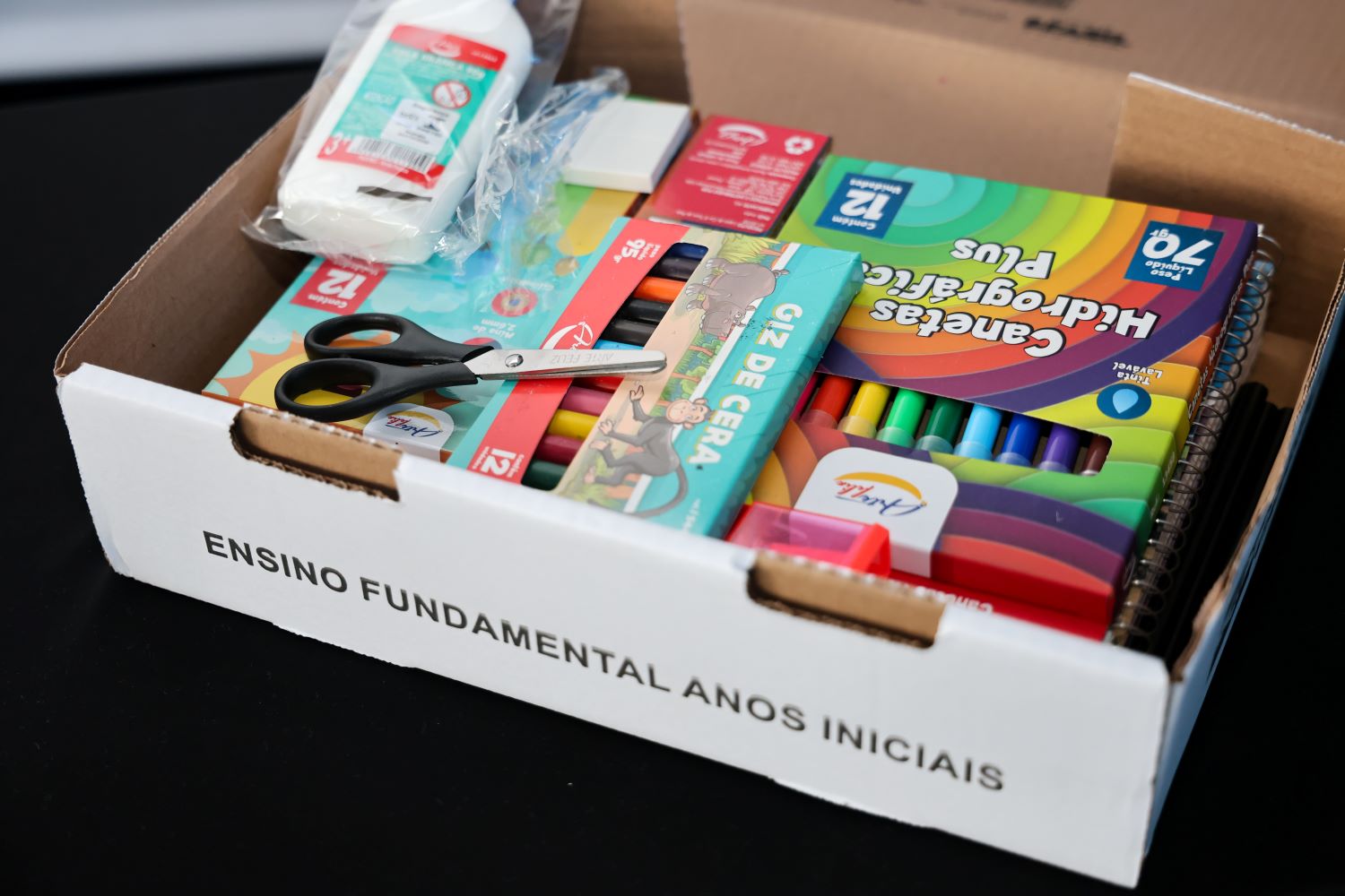 Estudantes da rede estadual de ensino receber&atilde;o kits de material escolar