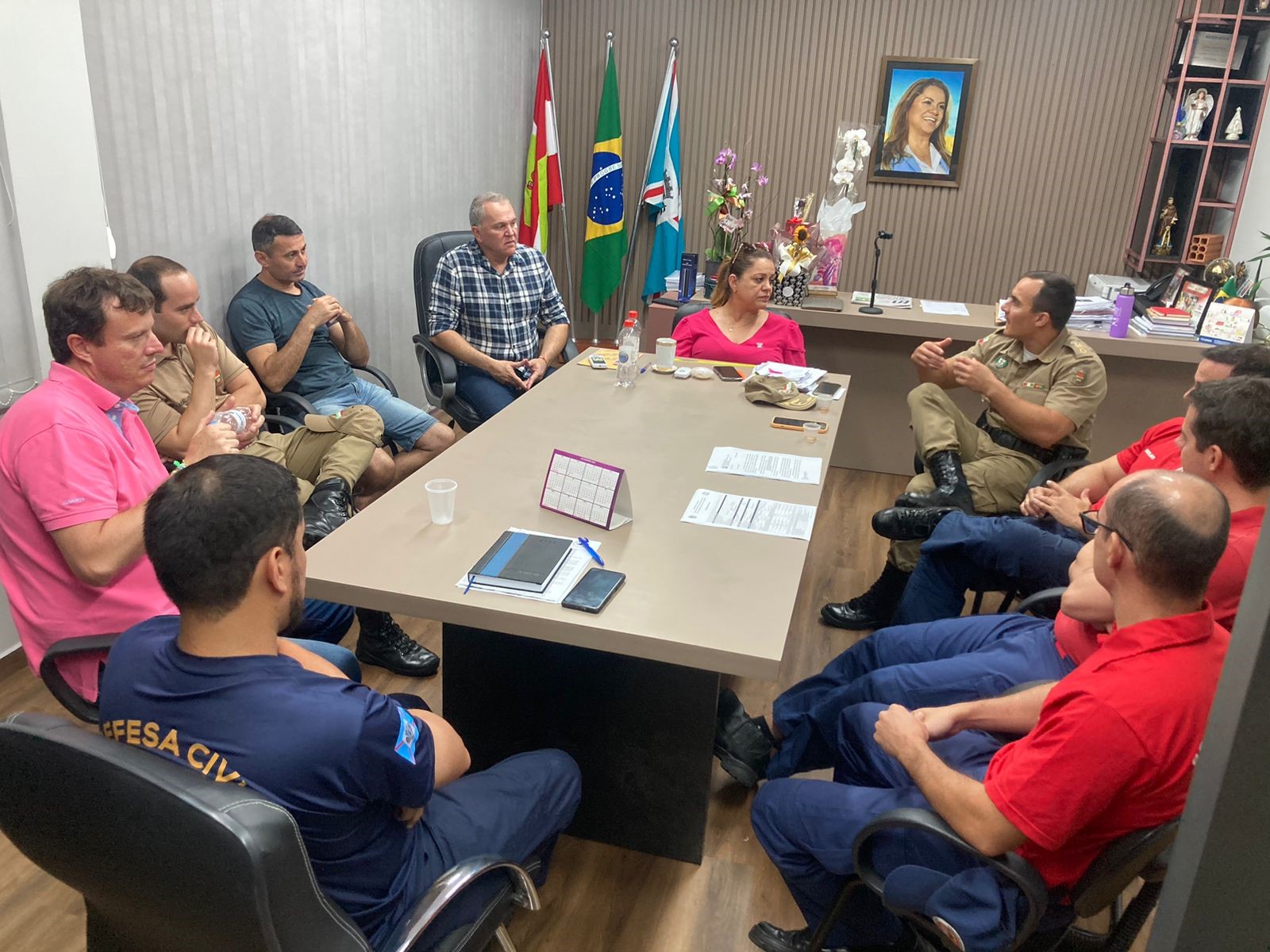 Prefeita e vice re&uacute;nem for&ccedil;as da cidade para discutir seguran&ccedil;a