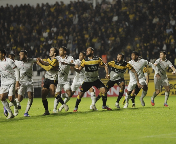 Crici&uacute;ma E.C. e Atl&eacute;tico Goianiense empatam no HH pela S&eacute;rie B