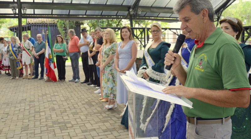 Sider&oacute;polis (SC) recepciona comitiva italiana e renova Pacto de Amizade