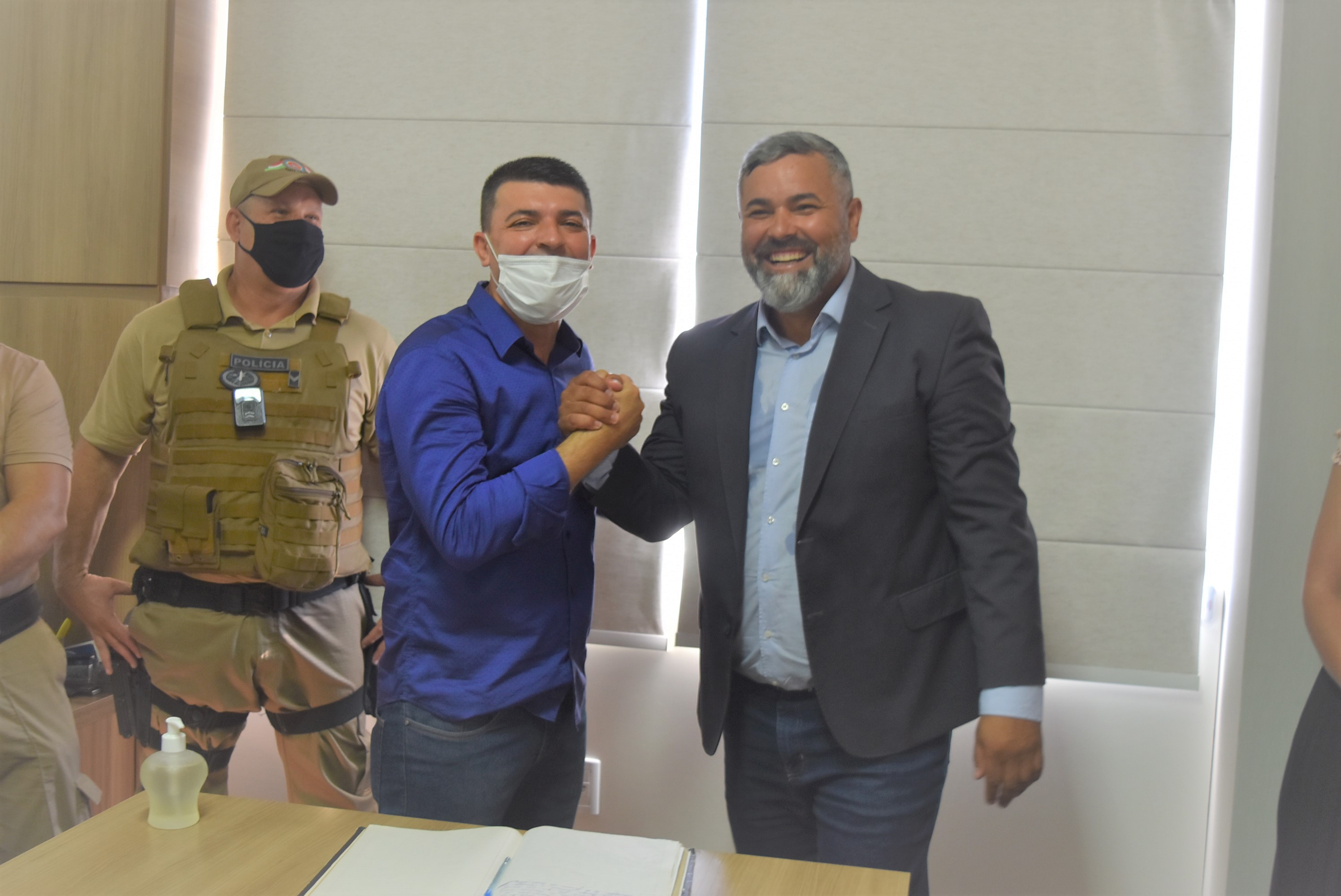 Adriano Teixeira assume o comando do Executivo em Sider&oacute;polis