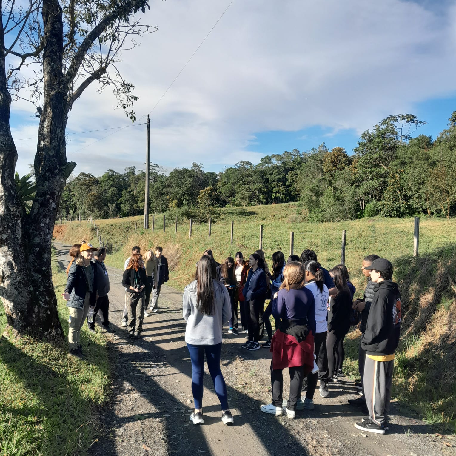 Alunos visitam &agrave; Reserva Biol&oacute;gica do Agua&iacute; na Semana do Meio Ambiente