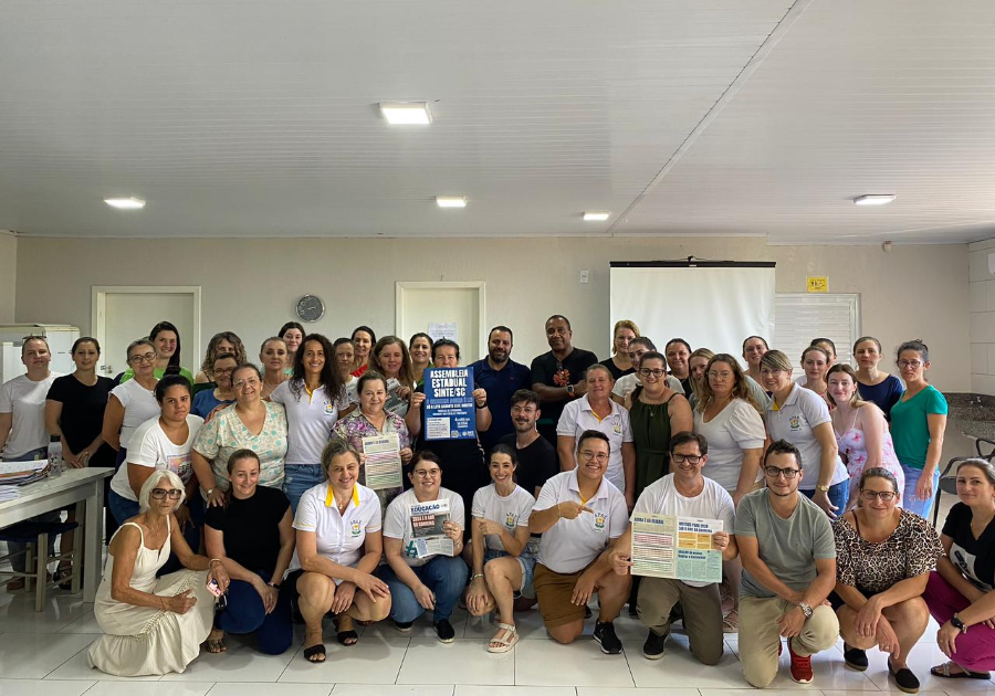 Professores catarinense paralisam atividades em todo o estado