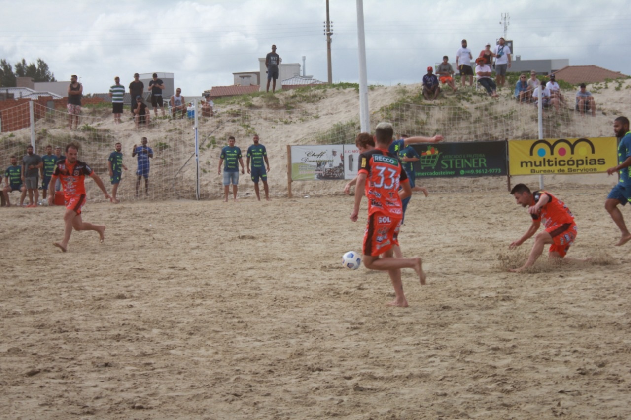 Poucos gols na abertura do Campeonato de Futebol Su&iacute;&ccedil;o da Zona Sul