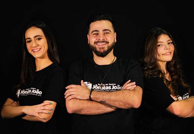 A escola de teatro J&otilde;natas Jo&atilde;o abre aul&otilde;es gratuitos em Cocal do Sul