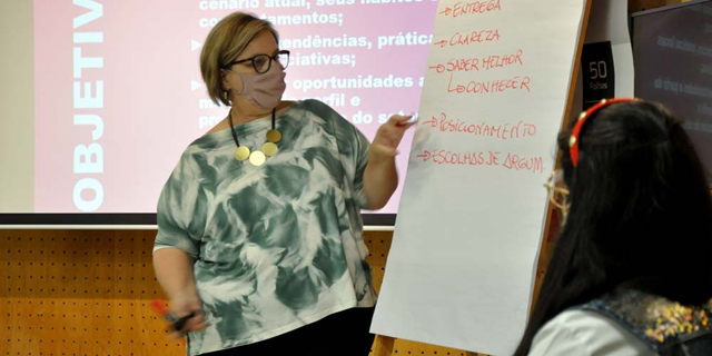 L&uacute;cia B&uacute;rigo enaltece o desafio da humaniza&ccedil;&atilde;o nos atendimentos