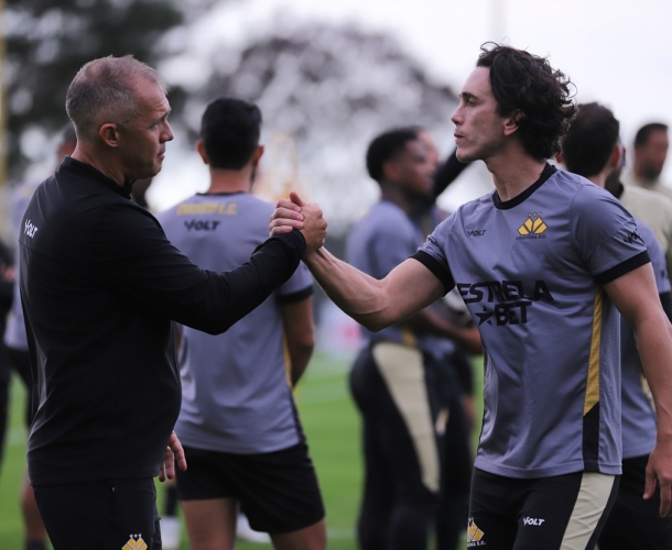 Eduardo Baptista comanda trabalho t&eacute;cnico no CT do Crici&uacute;ma E.C.