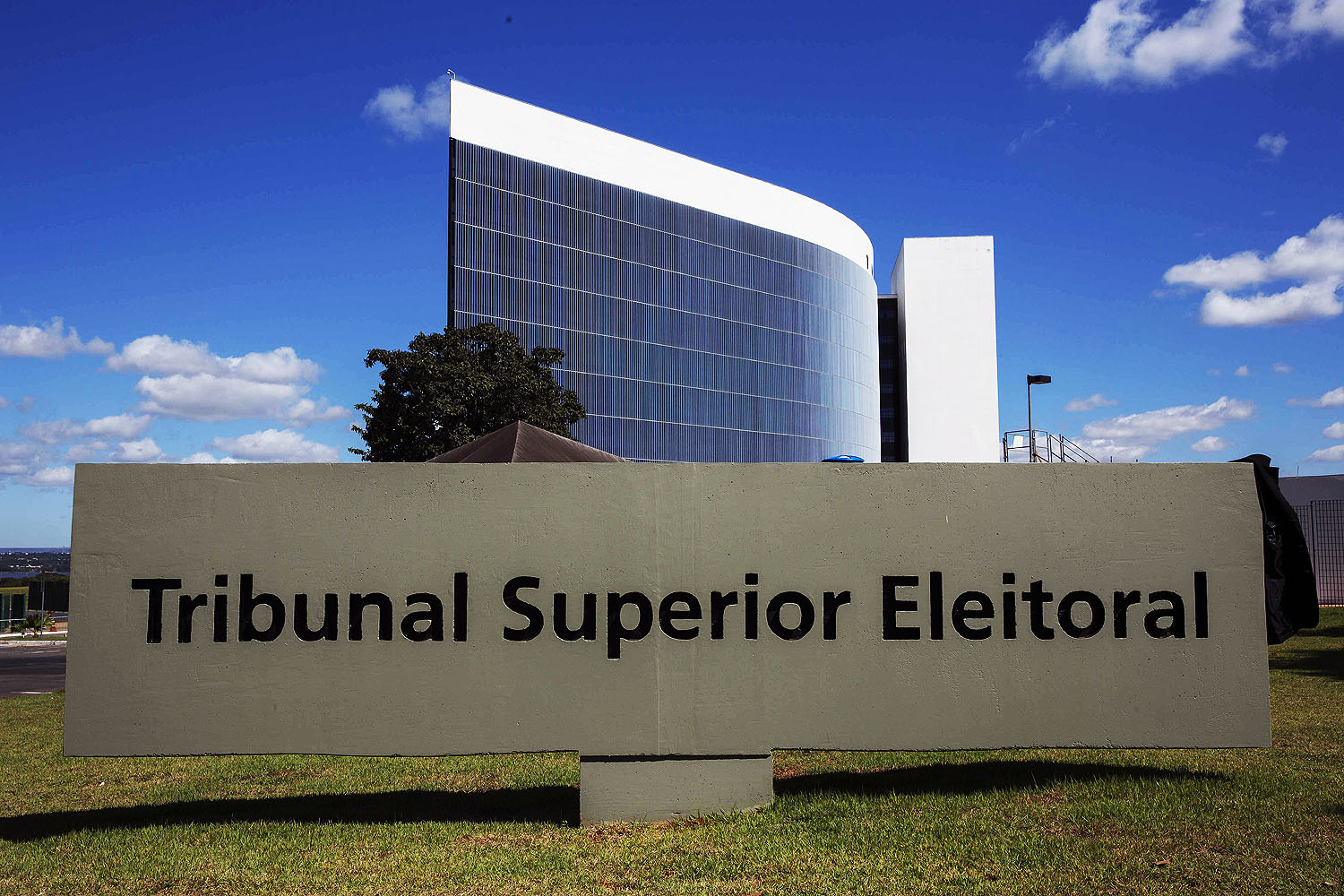 TSE incentiva eleitores a serem mes&aacute;rios volunt&aacute;rios nas Elei&ccedil;&otilde;es Municipais 2020