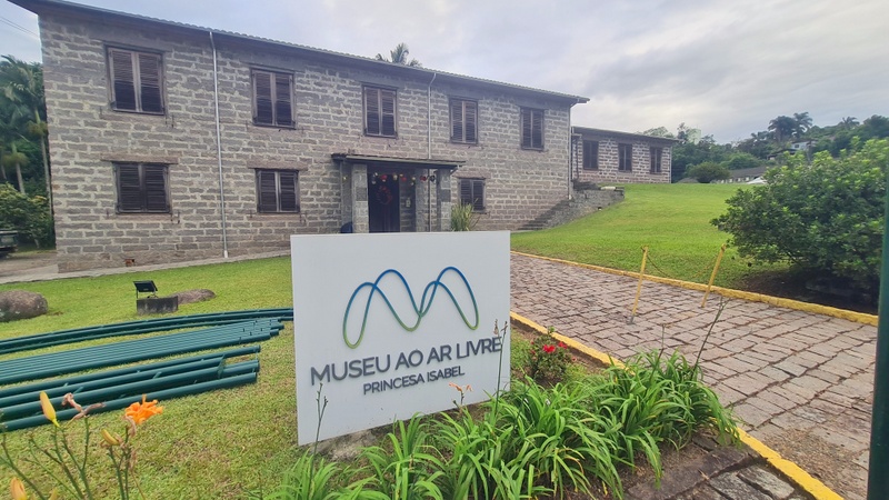 Unibave promove evento &ldquo;Luzes de Natal&rdquo; na pr&oacute;xima quinta-feira (14/12)