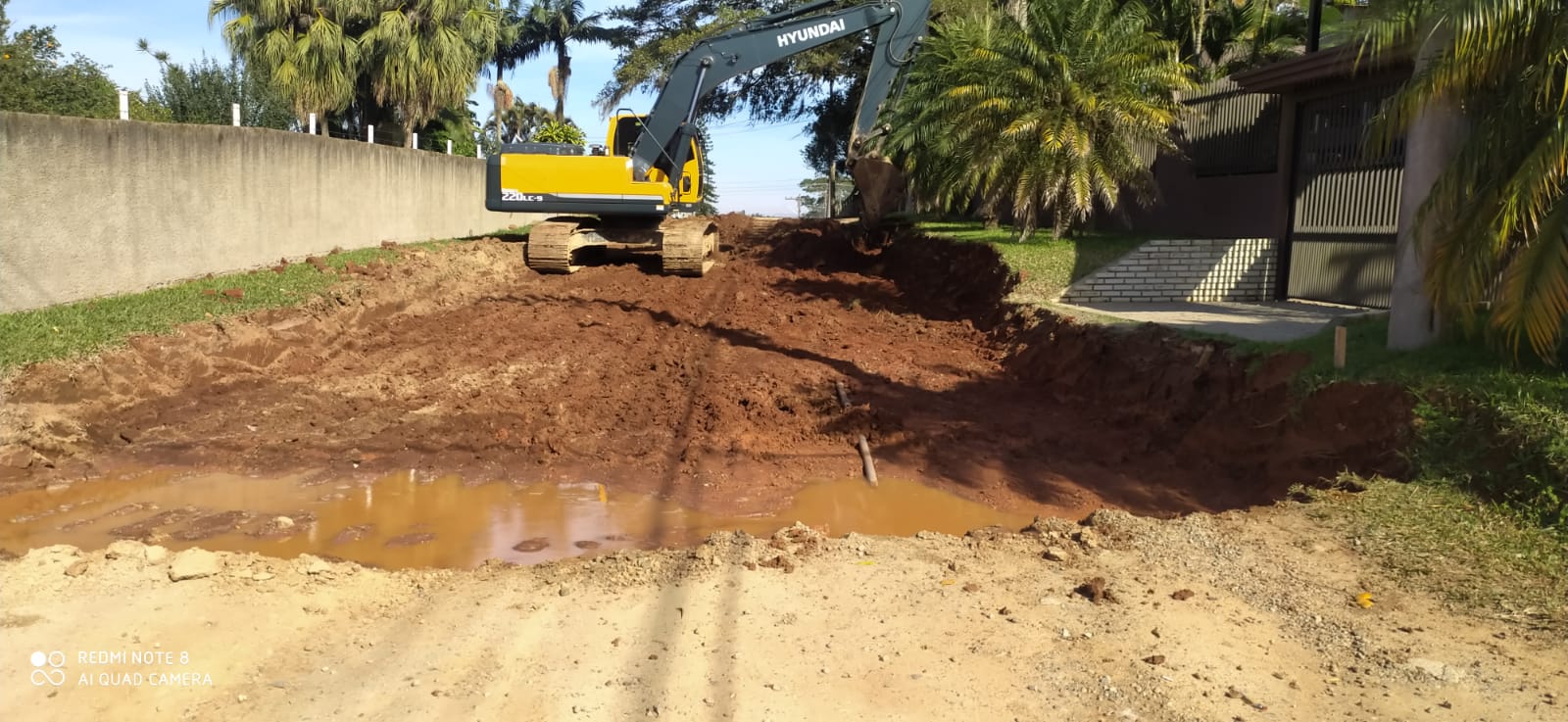 Governo inicia terraplanagem para pavimentar Rua Domingos Sartor em I&ccedil;ara (SC)