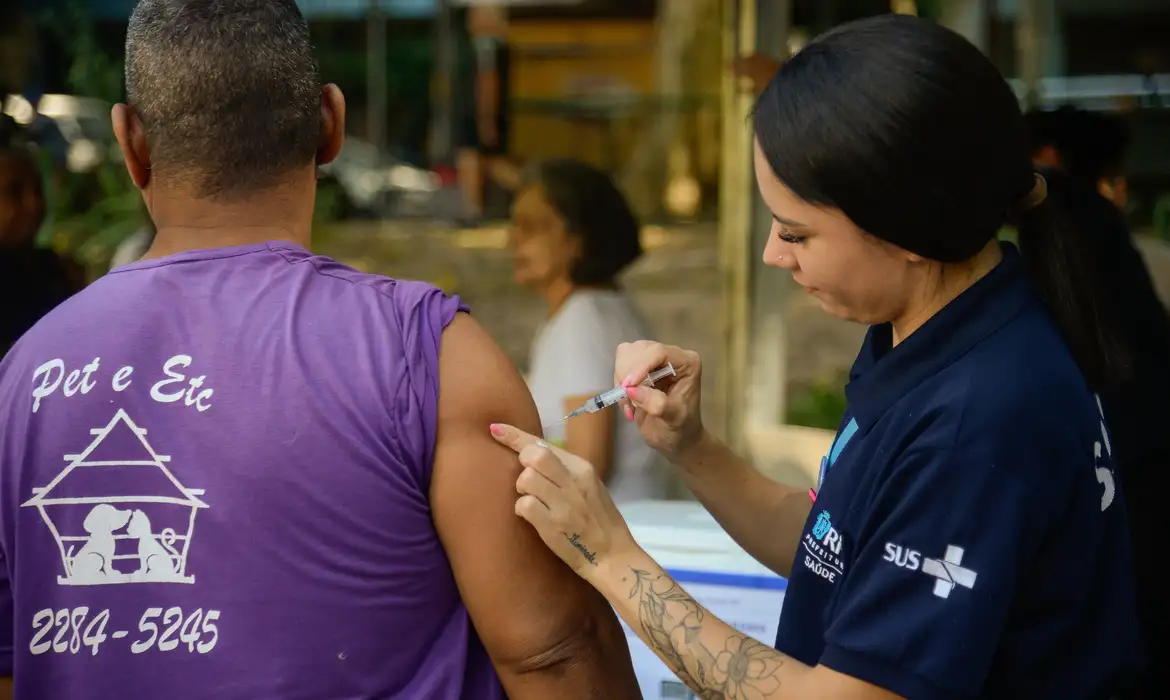 Doen&ccedil;as cr&ocirc;nicas agravam infec&ccedil;&otilde;es respirat&oacute;rias em idosos, diz estudo