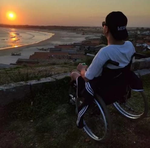 A&ccedil;&atilde;o beneficente visa ajudar jovem que possui distrofia muscular