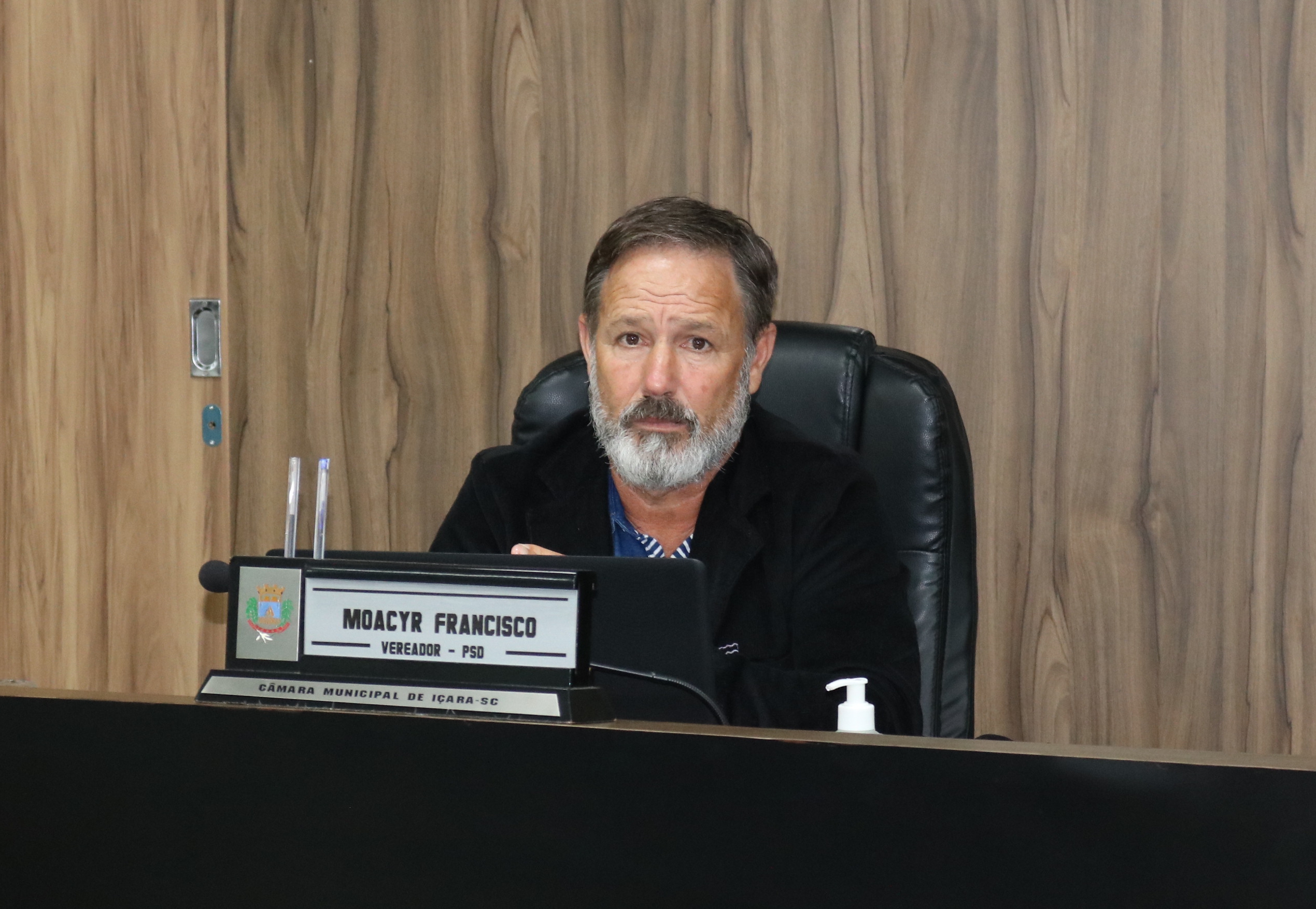 Vereador Cisquinho apresenta indica&ccedil;&otilde;es para vias p&uacute;blicas de I&ccedil;ara (SC)