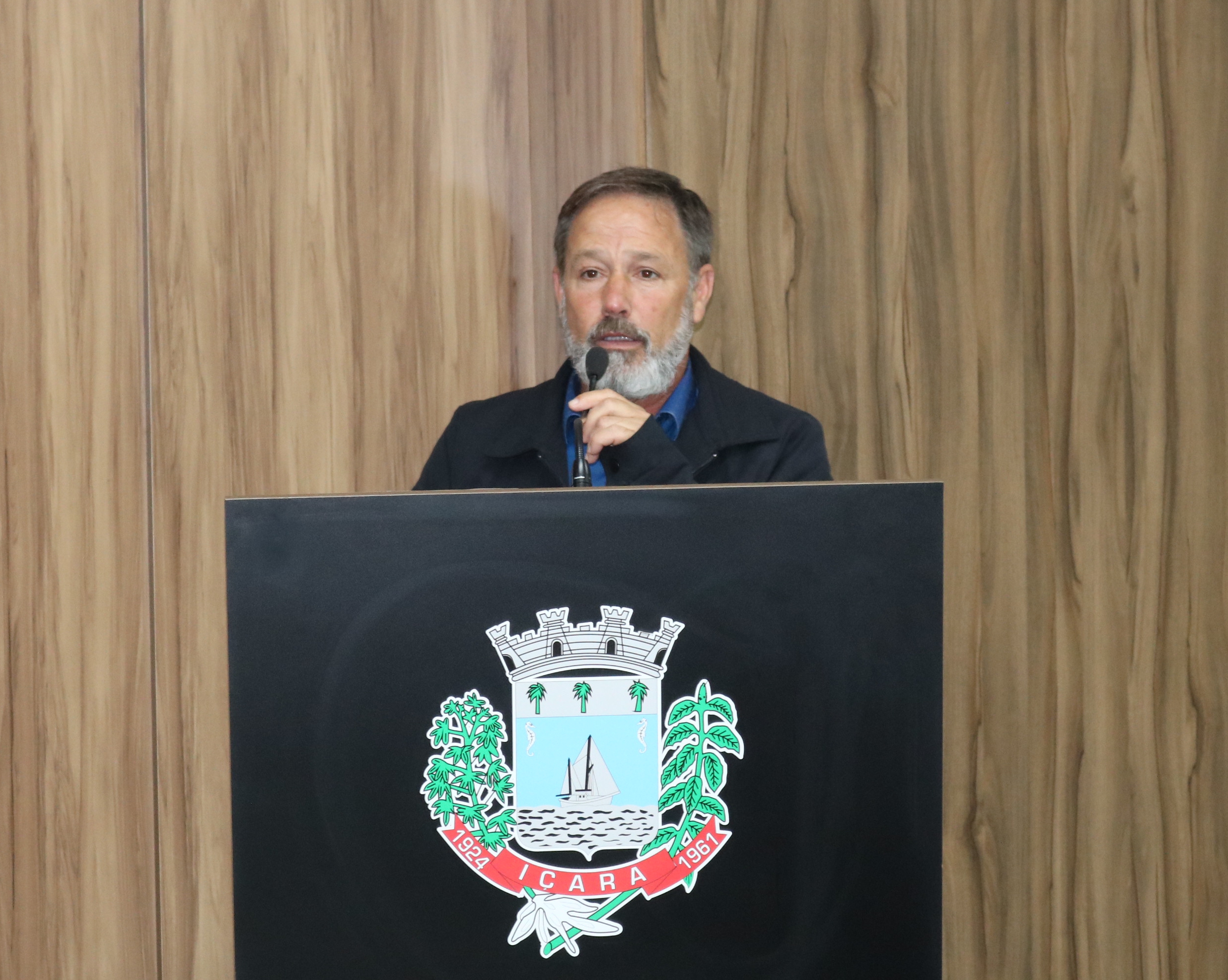 Revitaliza&ccedil;&atilde;o asf&aacute;ltica em Cristo Rei &eacute; solicitada pelo vereador Cisquinho