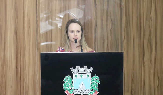 Vereadora Carla apresenta indica&ccedil;&otilde;es para o Bairro Liri em I&ccedil;ara
