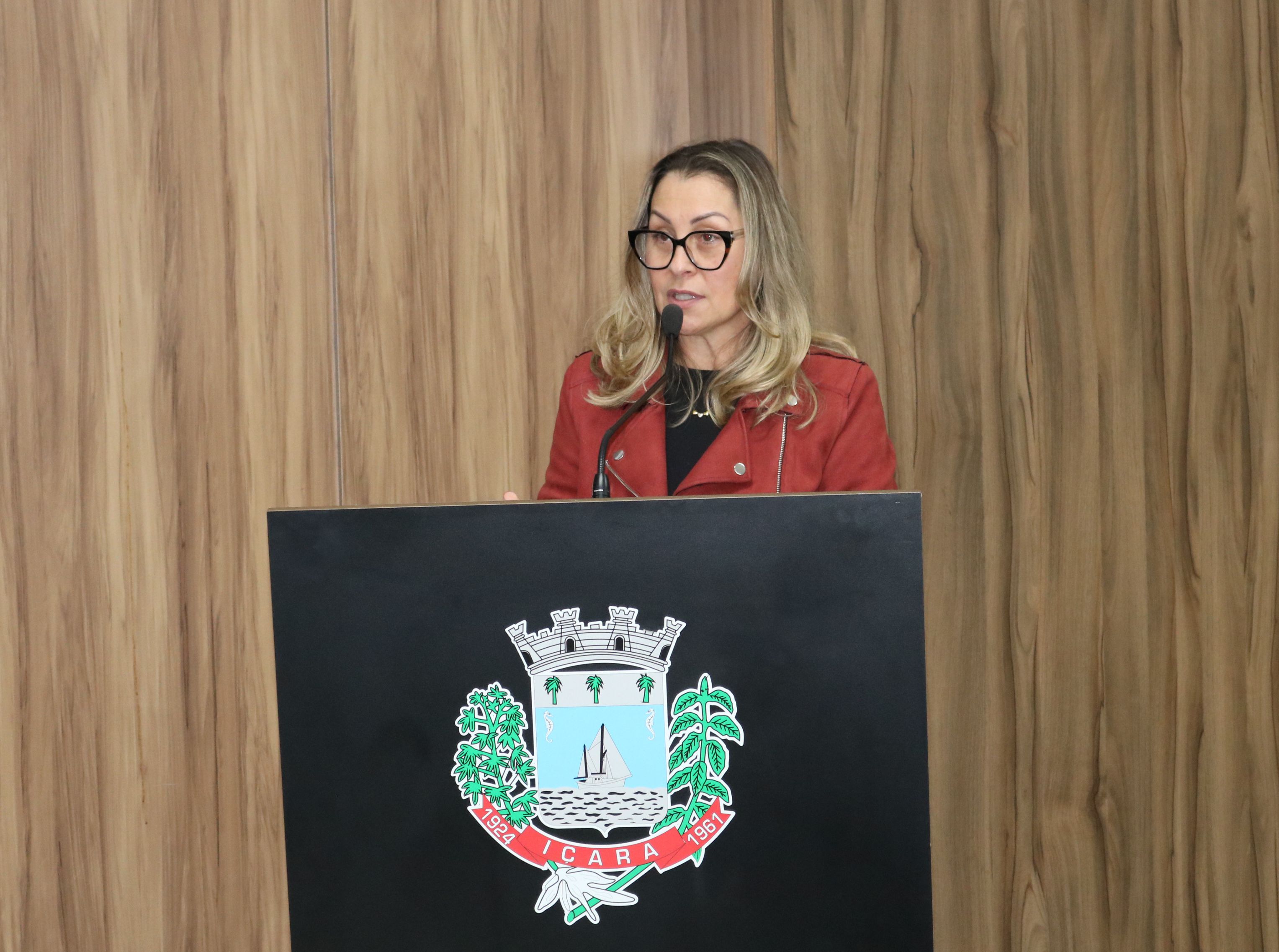 Manuten&ccedil;&atilde;o na Rua Frederico Dagostin &eacute; solicitada pela vereadora Elis&acirc;ngela