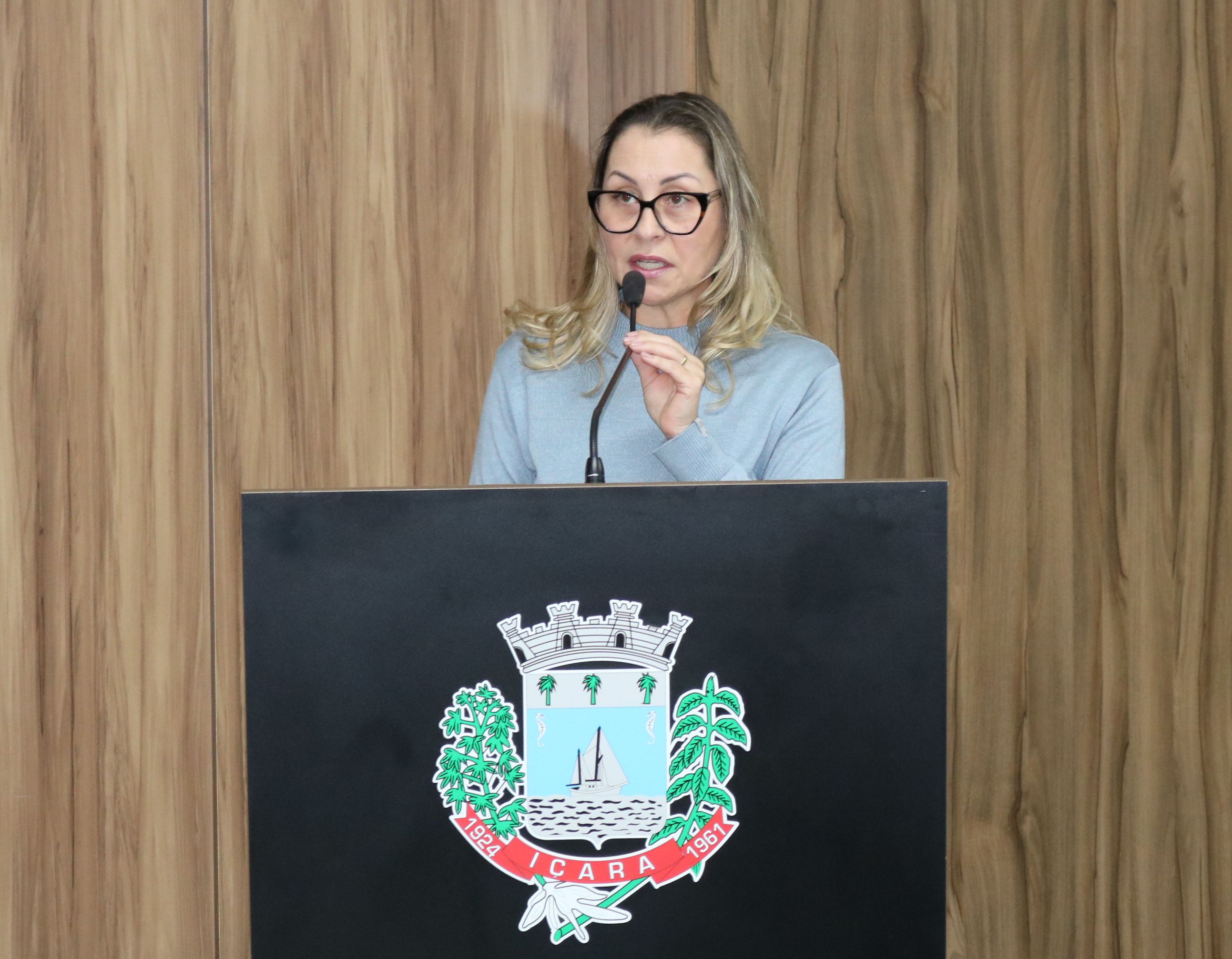 Vereadora Elis&acirc;ngela Vieira solicita melhorias no Bairro Primeiro de Maio