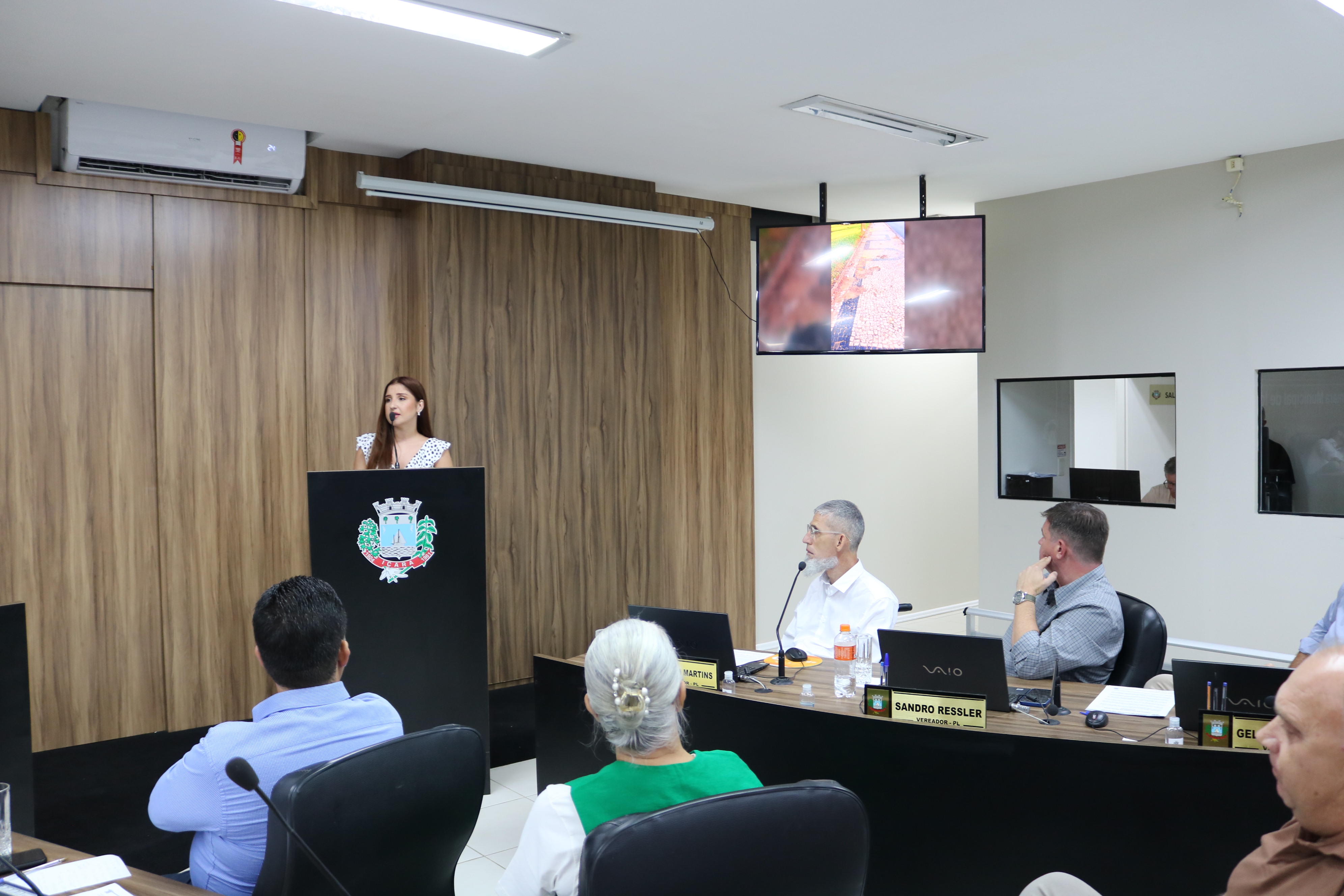 Vereadora Karol Calegari solicita melhorias de infraestrutura em I&ccedil;ara (SC)