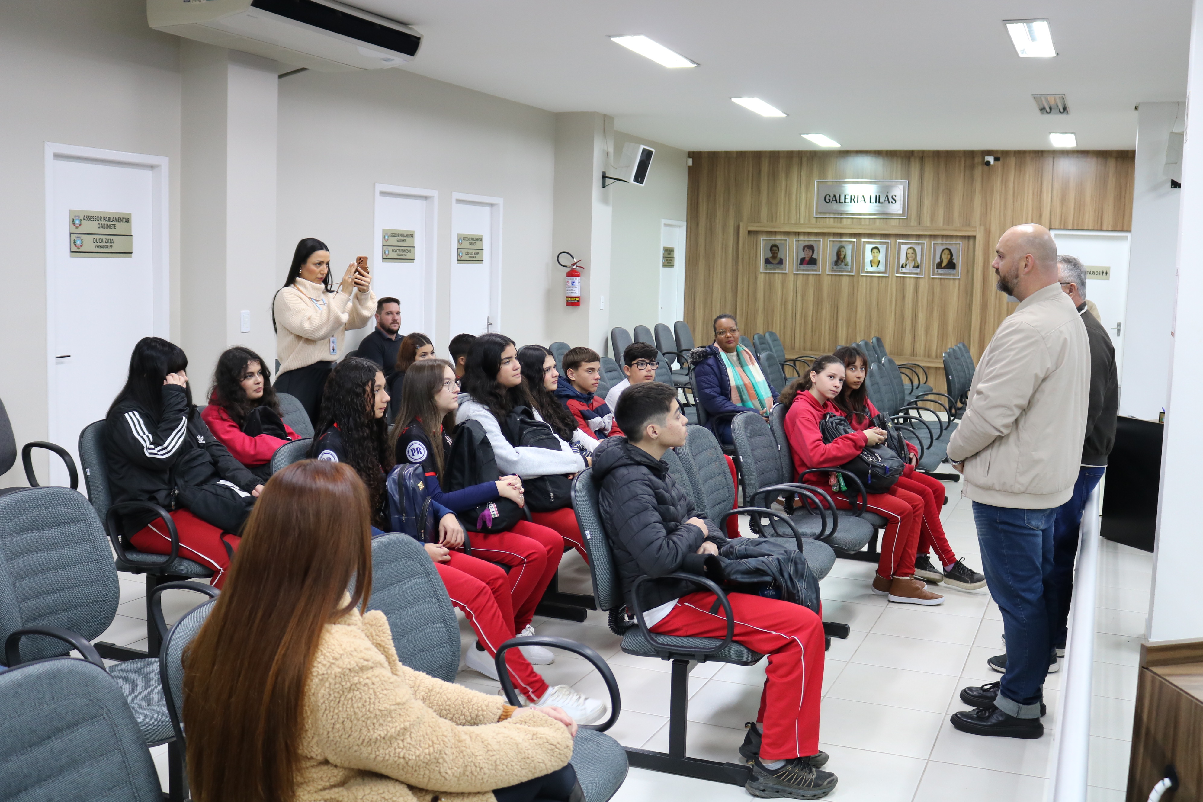Legislativo de I&ccedil;ara (SC) recebe visita dos alunos da Escola Paulo Rizzieri