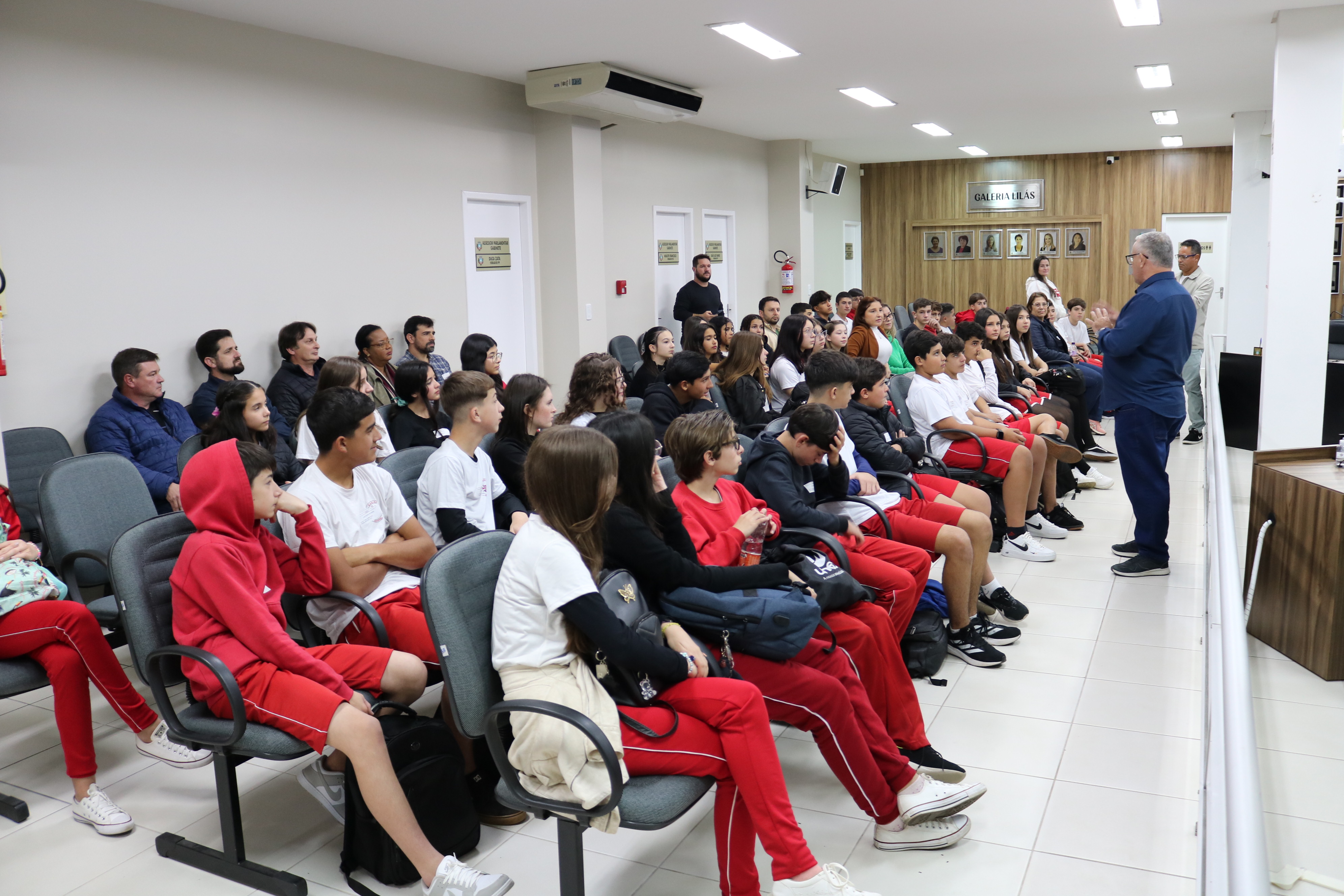 Legislativo recebe visita orientada de alunos da Escola Municipal S&atilde;o Rafael