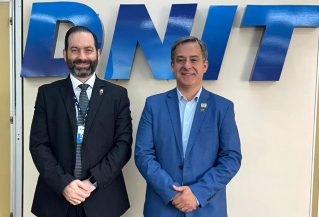Waguinho apresenta ao DNIT proposta de eleva&ccedil;&atilde;o da ferrovia em Crici&uacute;ma (SC)
