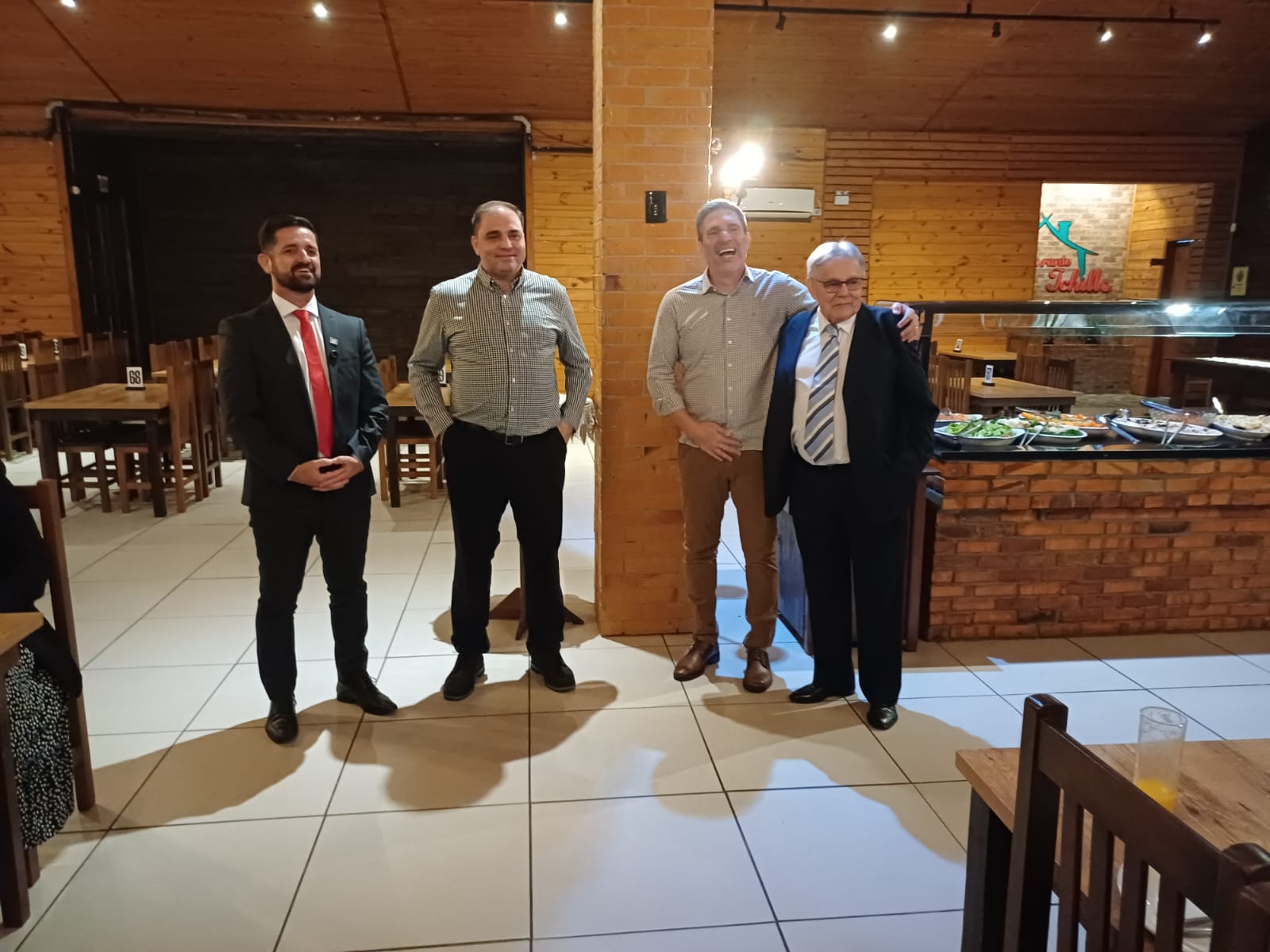 Woimer Loch recebe homenagem por trajet&oacute;ria marcada pela vida p&uacute;blica,