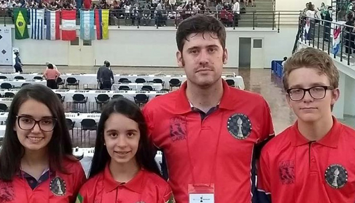 Ana J&uacute;lia conquista medalha de prata em Sul-Americano no Paraguai