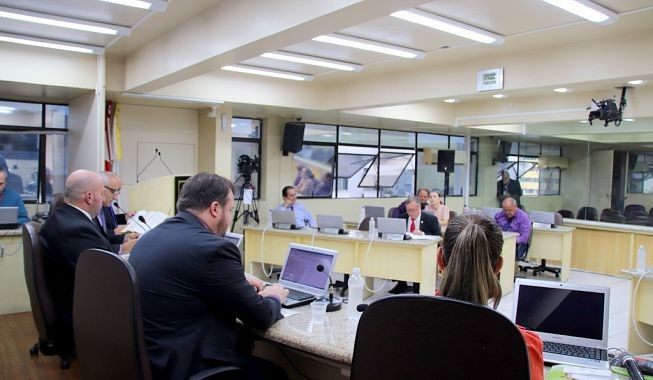Vereadores de Crici&uacute;ma v&atilde;o at&eacute; o Governo de SC fazer reivindica&ccedil;&otilde;es