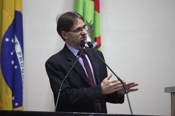 Saretta repudia cortes do or&ccedil;amento da sa&uacute;de 
