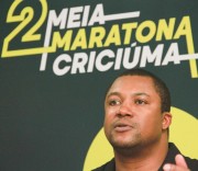 “Correr em grupo é muito melhor” avisa Santiago Mendonça sobre a 2ª Meia Maratona