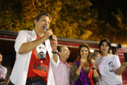 Haddad e Décio Lima reúnem 8 mil pessoas em ato público em Florianópolis