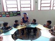 Crianças do CEI Afasc Gerda Becke Machado cultivam horta e reforçam sua alimentação