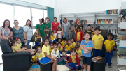 Crianças aprendem e se divertem no bairro Vila Nova