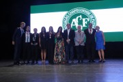 Destaques do Trof&eacute;u Gustavo Kuerten s&atilde;o homenageados