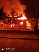 Incêndio deixa residência totalmente destruída na Zona Sul de Balneário Rincão