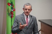 Projeto de Dresch garante prote&ccedil;&atilde;o e orienta&ccedil;&atilde;o aos agricultores