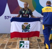Raoní ganha primeira medalha da história da natação de Siderópolis