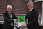 Alesc recebe projeto que reajusta sal&aacute;rio m&iacute;nimo regional