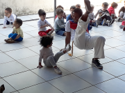 Crianças do CEI Afasc Professor Jairo Luiz Thomazi tem aula de capoeira