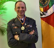 Comandante do 19º BPM recebe Comenda em Caxias do Sul